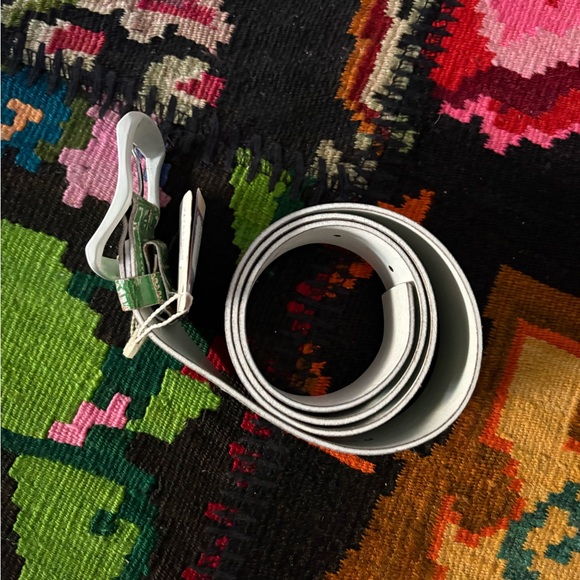 NWT Green Leather Croc-Embossed Belt with White Buckle - Picture 2 of 8